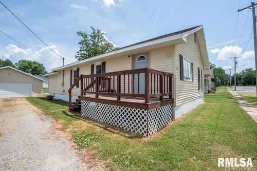 606 S Mulkey St, Christopher, IL, 62822-2031 | Card Image