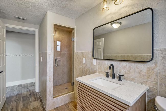 401 Wilma Cir, House other with 4 bedrooms, 3 bathrooms and null parking in Riviera Beach FL | Image 12