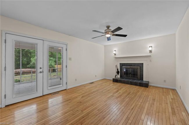 Family Room | Image 15