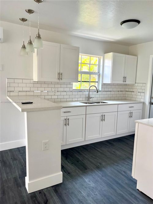 2331 Nw 55th Ter, Miami, FL, 33142-2921 | Card Image