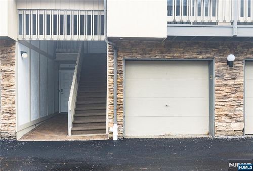 43 Colton Cir, West Orange, NJ, 07052-1116 | Card Image