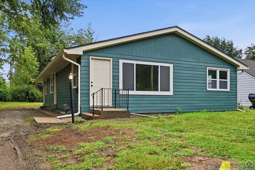 3120 Sw Arlington Ct, Topeka, KS, 66606-1943 | Card Image