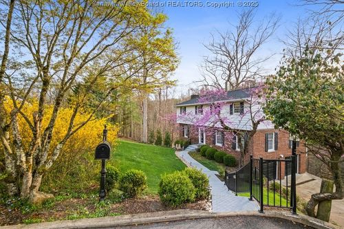 924 Harmony Ln, South Charleston, WV, 25303-2717 | Card Image