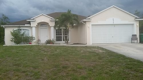 992 Sw Mccomkle Ave, Port St. Lucie, FL, 34953-3633 | Card Image