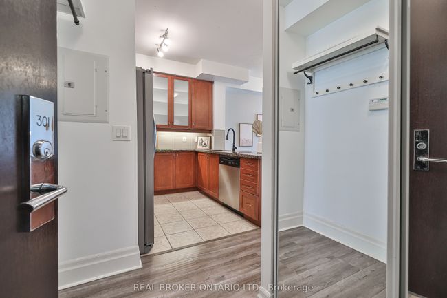 301 - 111 Upper Duke Cres, Condo with 1 bedrooms, 1 bathrooms and null parking in Markham ON | Image 6