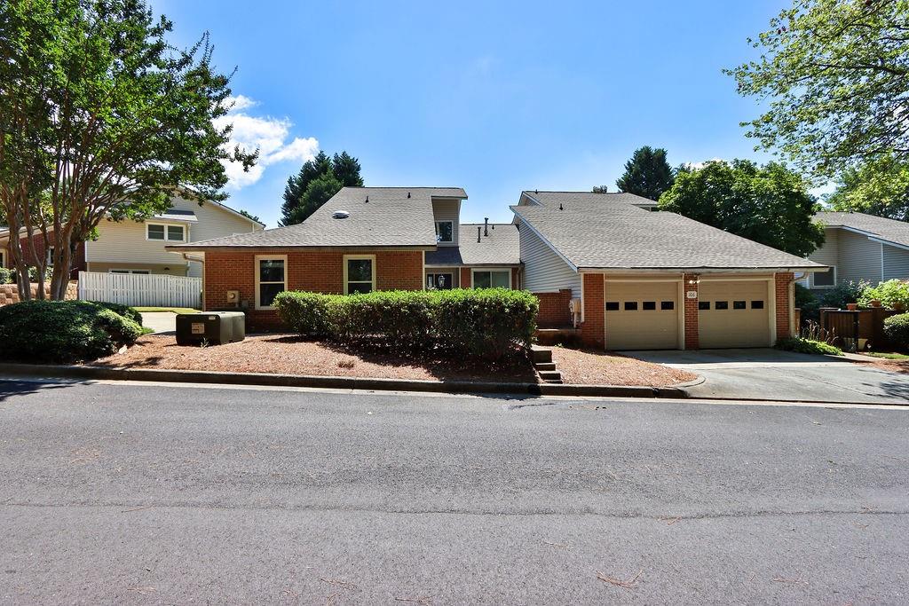 Dunwoody Springs Dr, Sandy Springs, GA 30328