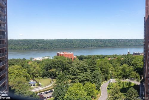 15b-5800 Arlington Avenue, New York, NY, 10471 | Card Image