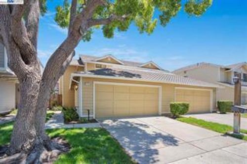 3754 Bobwhite Ter, Fremont, CA, 94555-1526 | Card Image