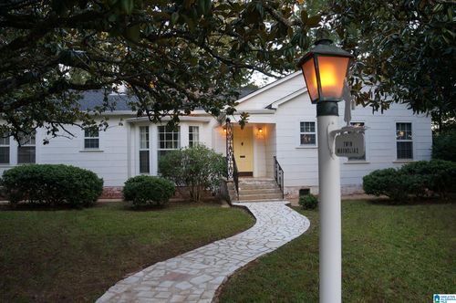 10 Brown Ave, Sylacauga, AL, 35150-2422 | Card Image