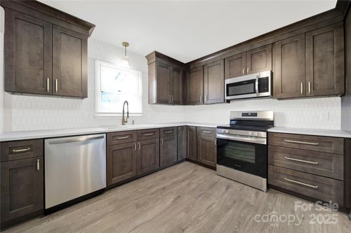 430 Stoneycreek Ln, Rock Hill, SC, 29730-6415 | Card Image