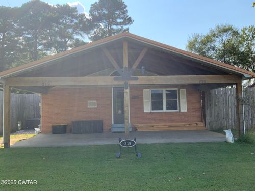 819 Frank Maynard Dr, Dyersburg, TN, 38024-2131 | Card Image
