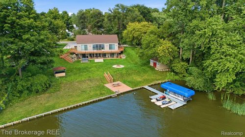 4499 5th St, Columbiaville, MI, 48421-9669 | Card Image
