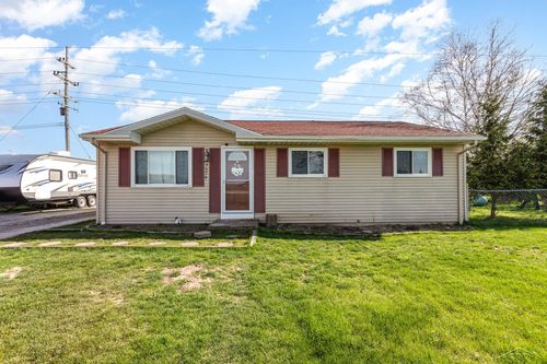 7979 W Caro Rd, Reese, MI, 48757-9224 | Card Image