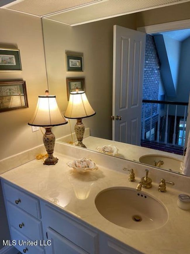 806 Viney Ridge bath | Image 13