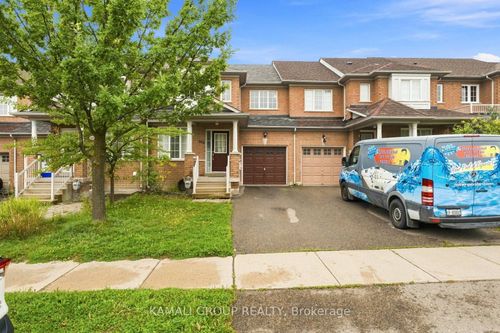 300 Flagstone Way, Newmarket, ON, L3X2R8 | Card Image