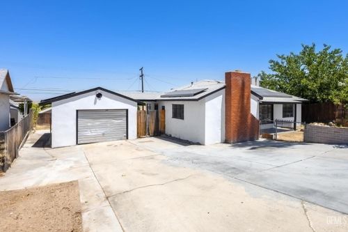 704 B St, Taft, CA, 93268-3716 | Card Image