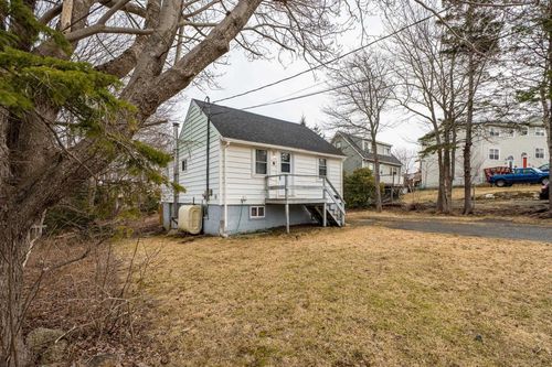 9 Barclay Ave, Halifax, NS, B3R1B3 | Card Image