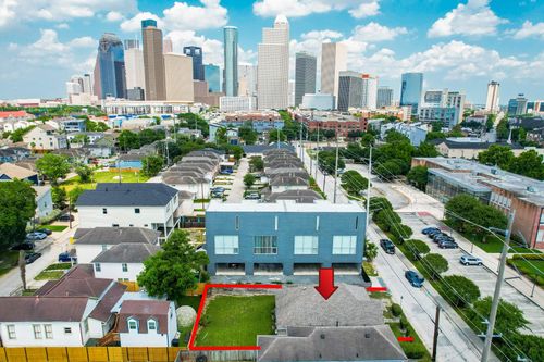 1318 Cleveland St, Houston, TX, 77019-5106 | Card Image