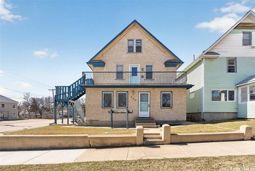 806 Algoma Ave, Moose Jaw, SK, S6H3Z3 | Card Image