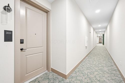 301-2867 Kobuk Dr, Columbus, OH, 43228-4085 | Card Image