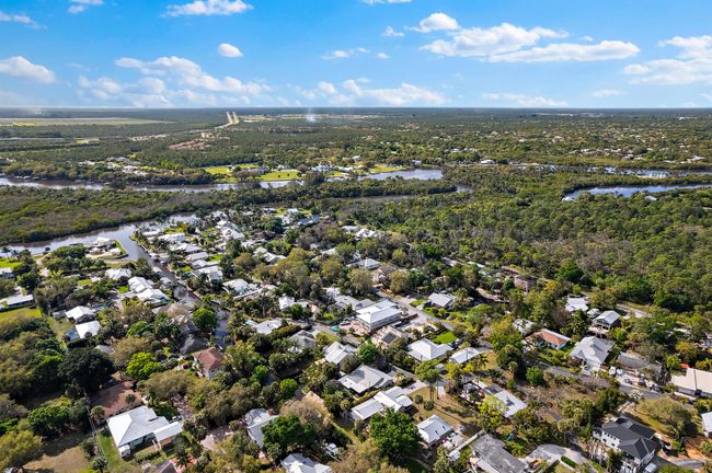 556 Sw Rustic Cir, House other with 3 bedrooms, 2 bathrooms and null parking in Stuart FL | Image 77