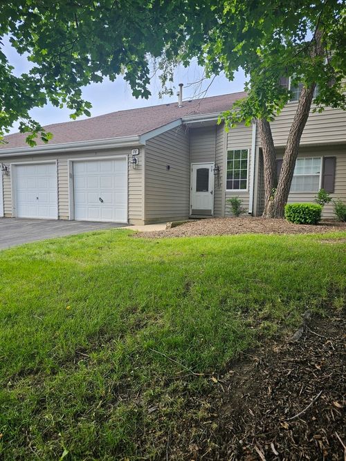 apt-f-78 N Victoria Ln, Streamwood, IL, 60107-6843 | Card Image