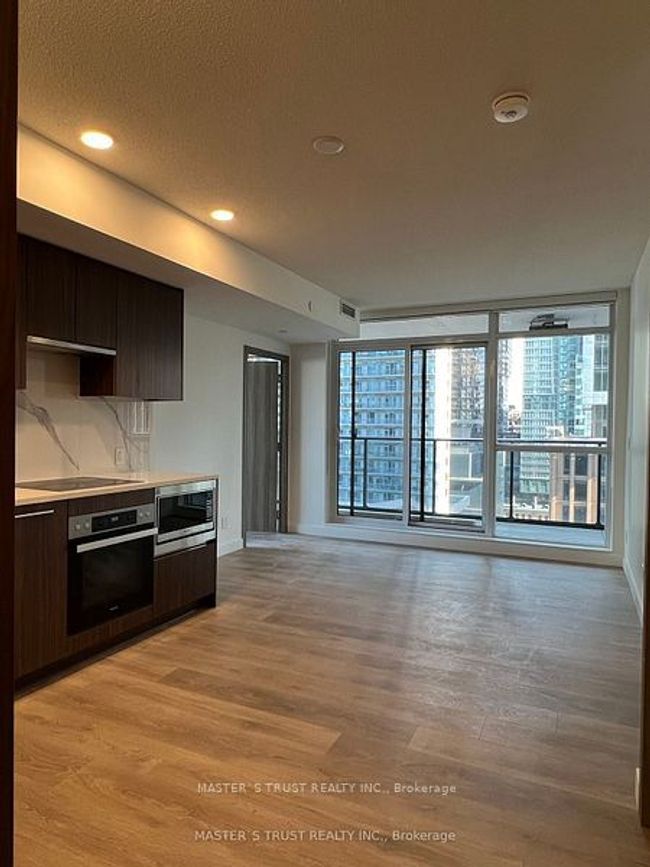 1606 - 38 Widmer St, Condo with 3 bedrooms, 2 bathrooms and null parking in Toronto ON | Image 10