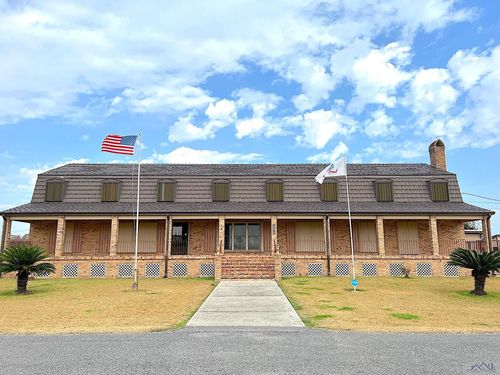 117 Norman St, Golden Meadow, LA, 70357-2327 | Card Image