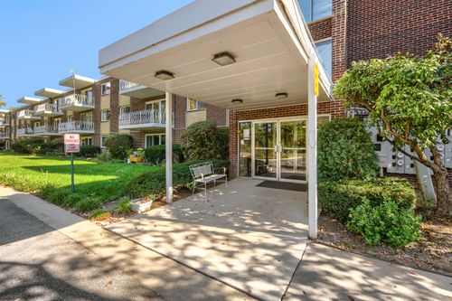 6b-200 Deborah Ln, Wheeling, IL, 60090-3057 | Card Image