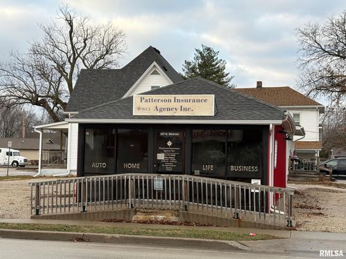 207 N Webster St, Taylorville, IL, 62568-1954 | Card Image