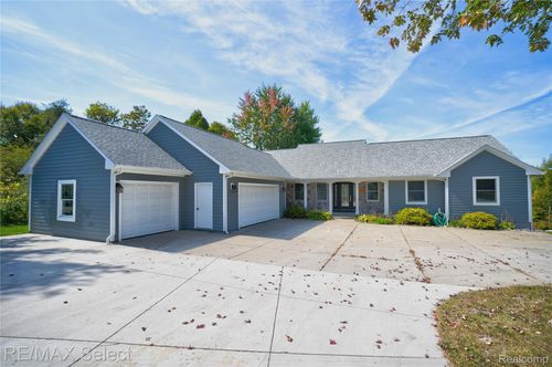 6056 Atlas Rd, Grand Blanc, MI, 48439-9722 | Card Image