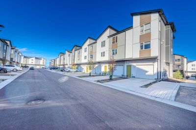 436 - 301 Redstone Blvd Ne, Townhouse with 2 bedrooms, 2 bathrooms and 2 parking in Calgary AB | Image 2