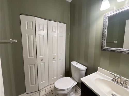 498 Capital Ln, Gurnee, IL, 60031-4495 | Card Image