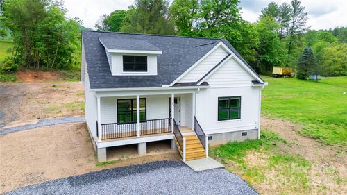 24 Queen Annes Drive, Tuckasegee, NC, 28783 | Card Image