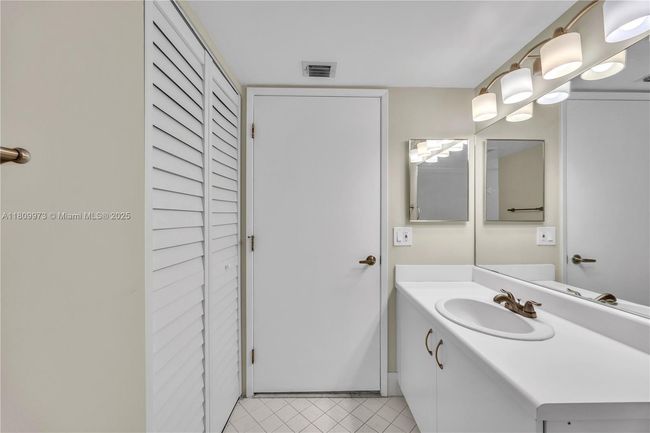 APT-403C - 12551 Sw 16 Th Ct, Condo with 2 bedrooms, 2 bathrooms and null parking in Pembroke Pines FL | Image 12