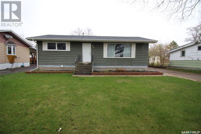 656 4th St W, House other with 4 bedrooms, 2 bathrooms and null parking in Shaunavon SK | Image 1