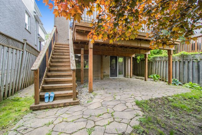 82 Rossmore Crt, House other with 3 bedrooms, 2 bathrooms and 2 parking in London ON | Image 37