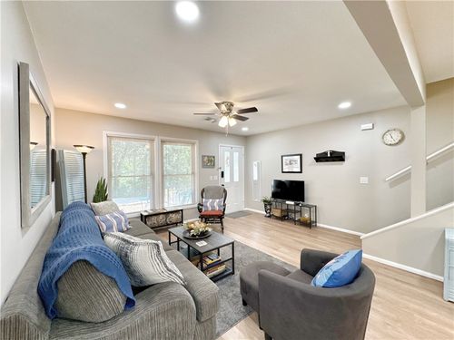 19 Nantucket Dr, Bella Vista, AR, 72715-8178 | Card Image