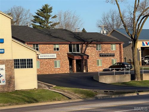 a-3935 Mcmasters Ave, Hannibal, MO, 63401-2470 | Card Image