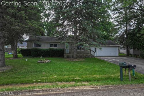 529 Greencove Dr, Holly, MI, 48442-8632 | Card Image