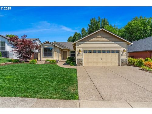 2947 Sw Redmond Hill Rd, McMinnville, OR, 97128-8393 | Card Image