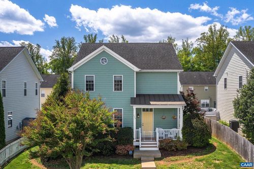 743 Country Green Rd, CHARLOTTESVILLE, VA, 22903-7852 | Card Image