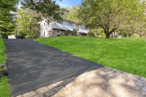 28 Montclair Ave, Airmont, NY, 10952-4124 | Card Image