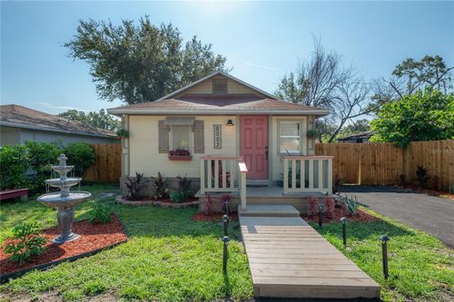 8003 N Klondyke St, TAMPA, FL, 33604-3307 | Card Image