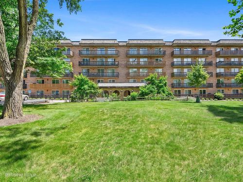 306-8025 Woodglen Ln, Downers Grove, IL, 60516-4594 | Card Image