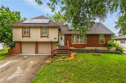 1704 Ne 69th Ter, Gladstone, MO, 64118-2829 | Card Image