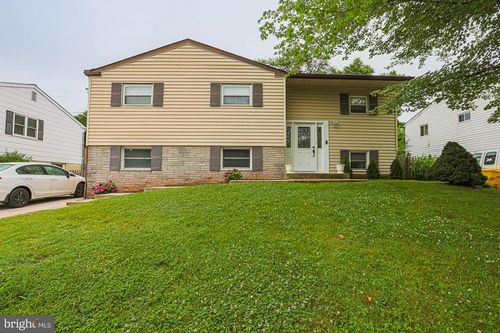 8935 Twin Ridge Dr, GLEN BURNIE, MD, 21061-4236 | Card Image