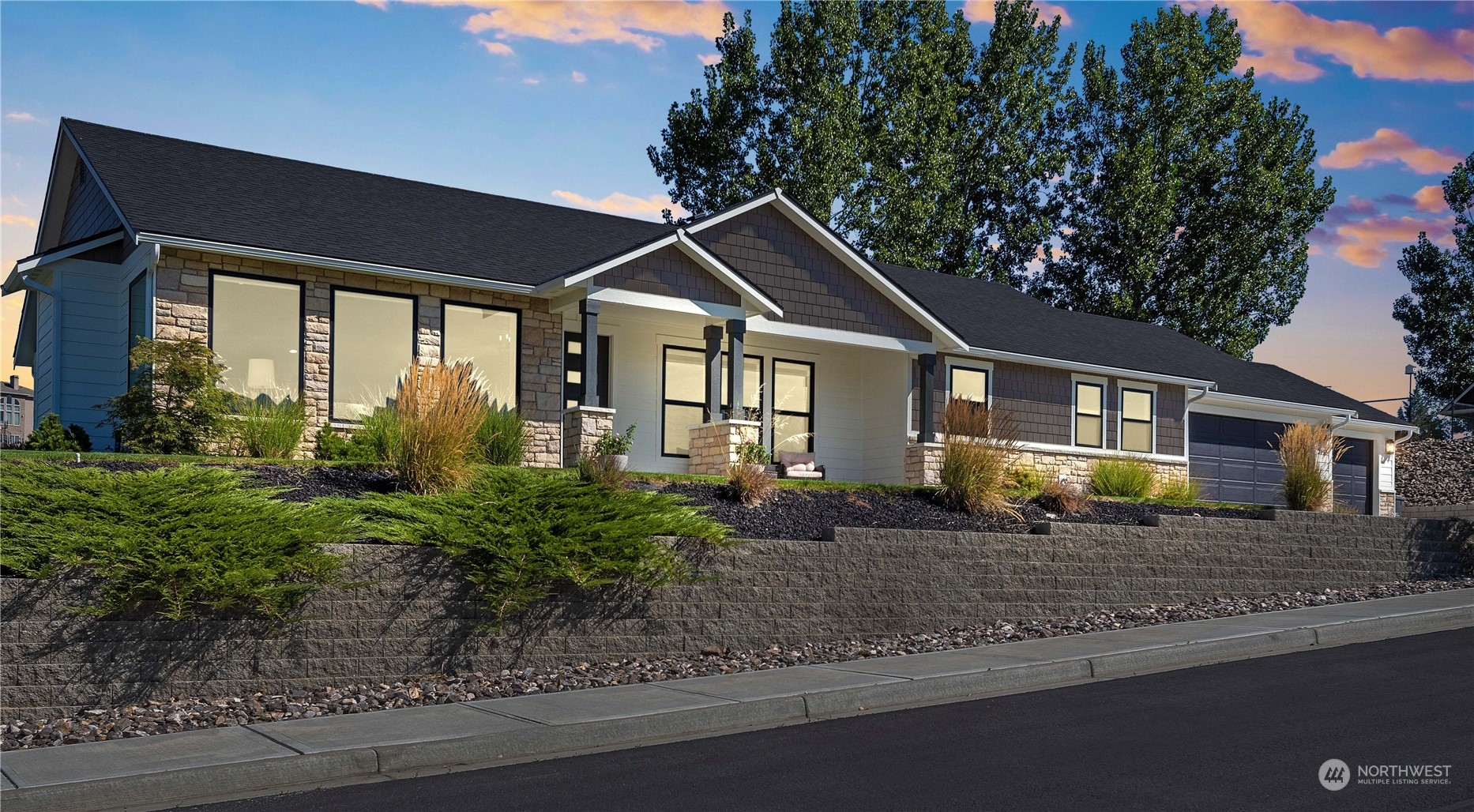 Falcon View Dr, East Wenatchee, WA 98802