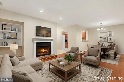 10110-10110 Oakton Terrace Rd, OAKTON, VA, 22124-2925 | Card Image