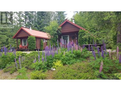 1200 Hotsprings Rd, Home with 1 bedrooms, 1 bathrooms and 8 parking in Nakusp BC | Image 2